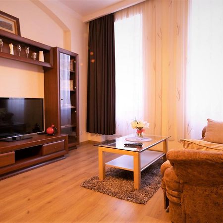 Apartmany U Tri Jehnatek Karlsbad Exterior foto